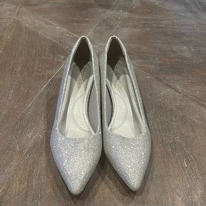 Silver shimmer low heal pointed toe shoes size 9
